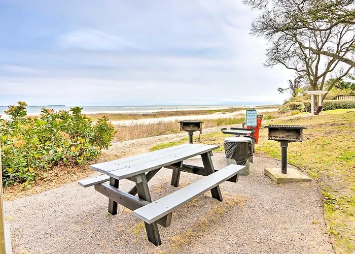 Sunroom + Beach Access: Hilton Head Condo
