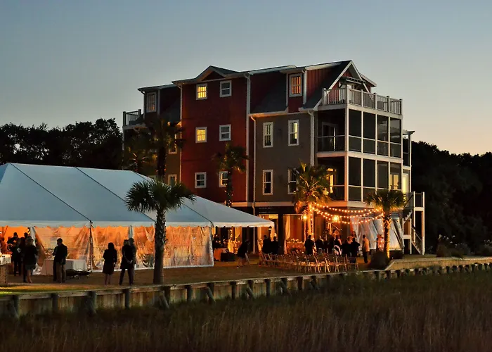 Regatta Inn - Adults Only